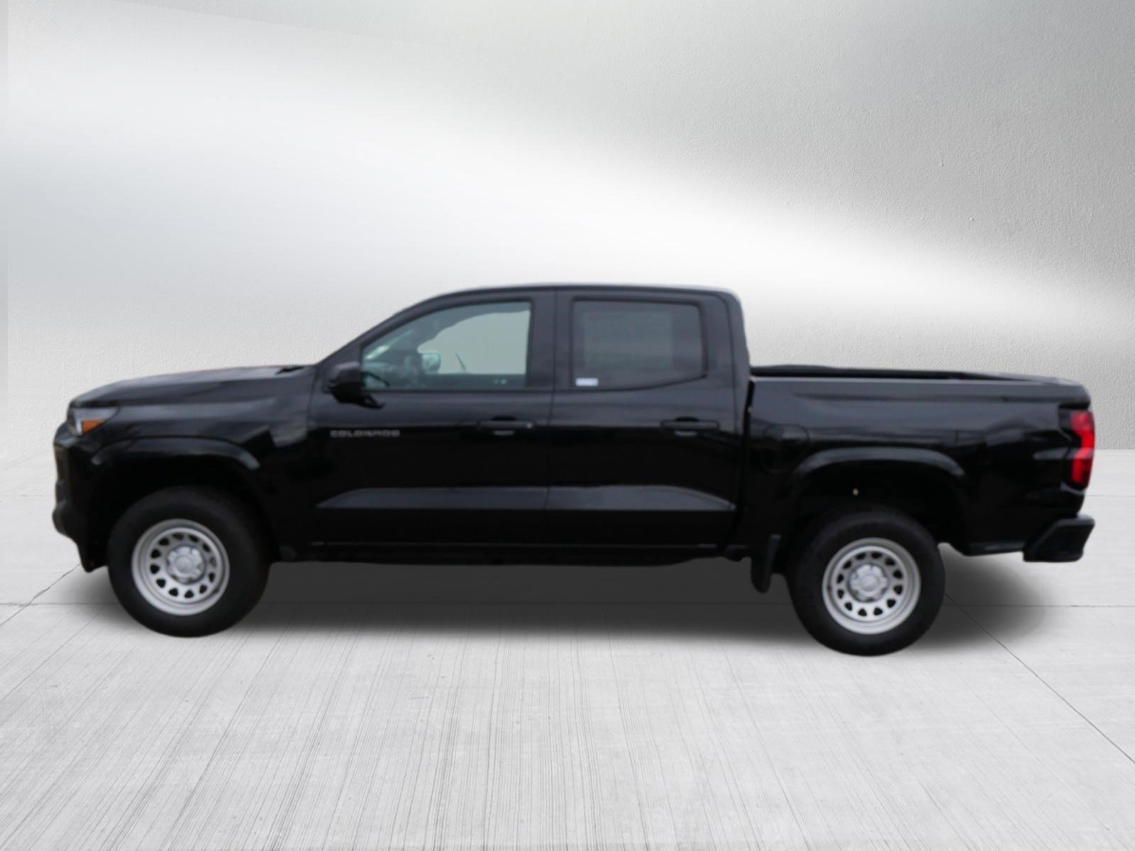 Used 2024 Chevrolet Colorado W/T image 4