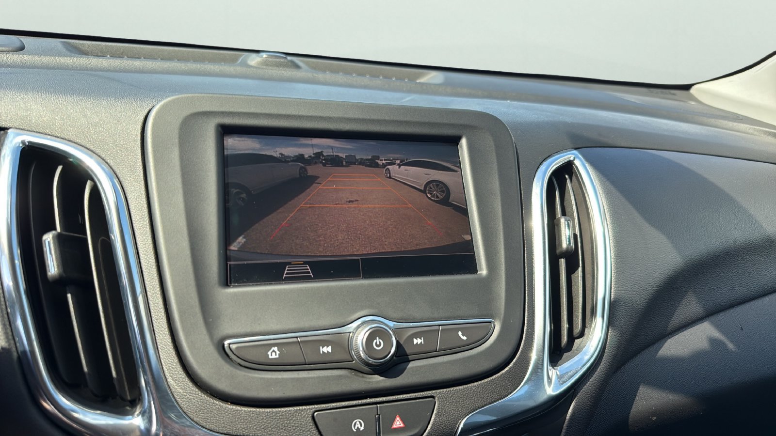 Used 2024 Chevrolet Equinox LT FWD image 18