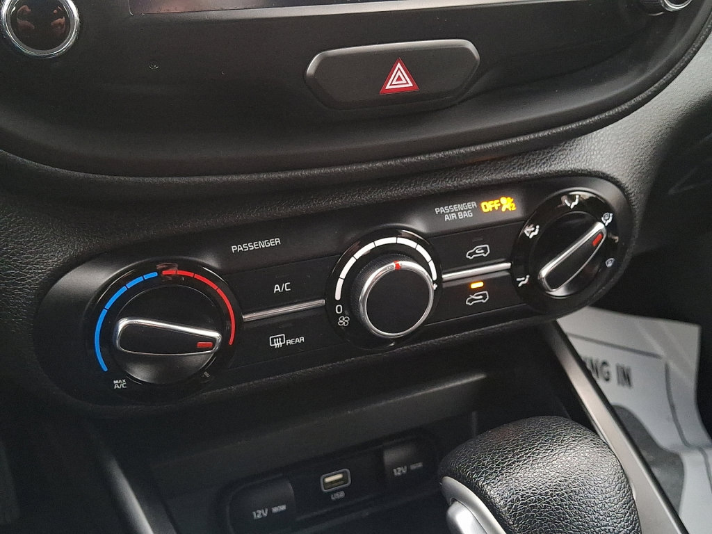 Used 2023 Kia Soul LX image 28