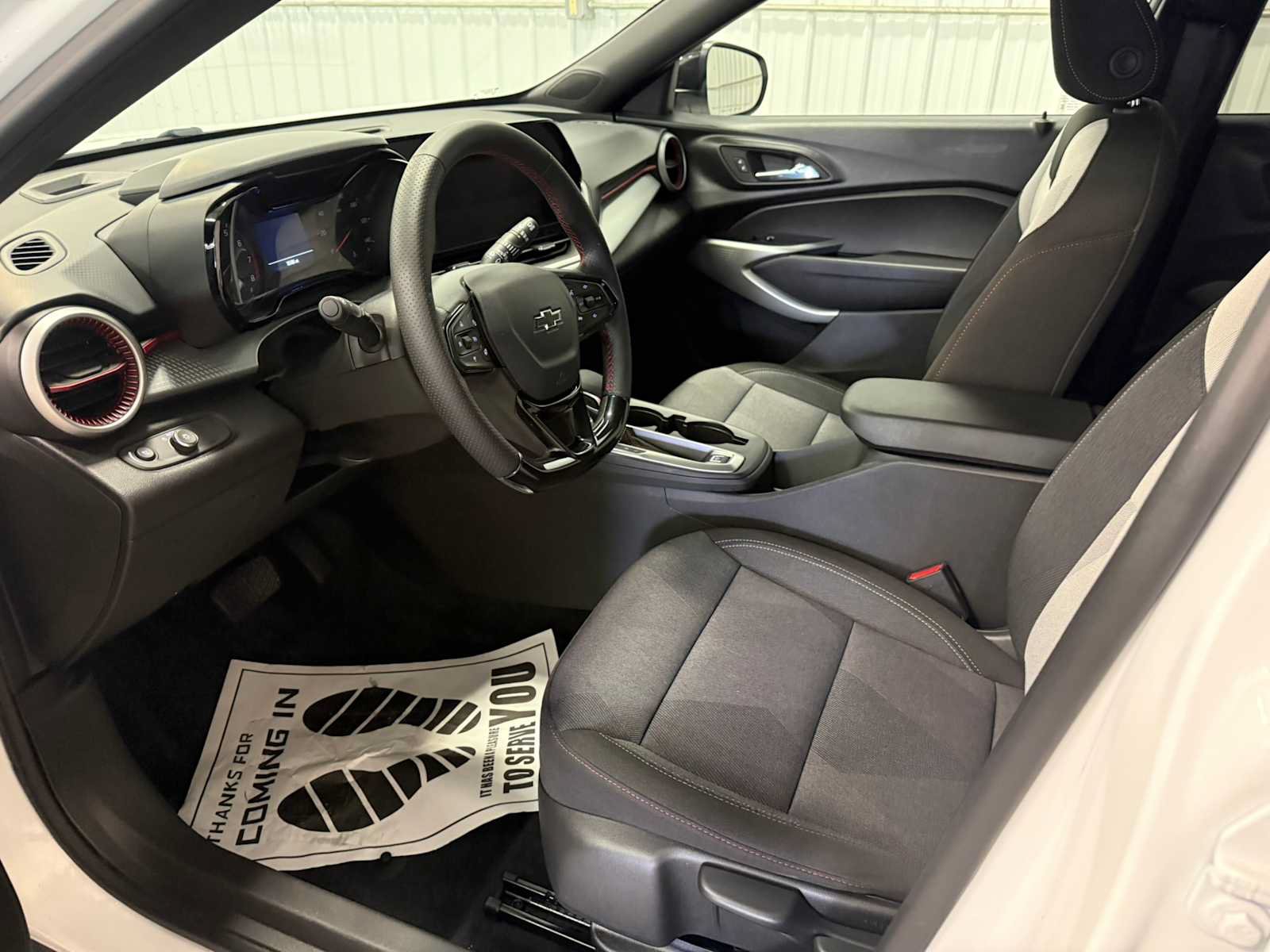 Used 2024 Chevrolet Trax RS FWD image 19