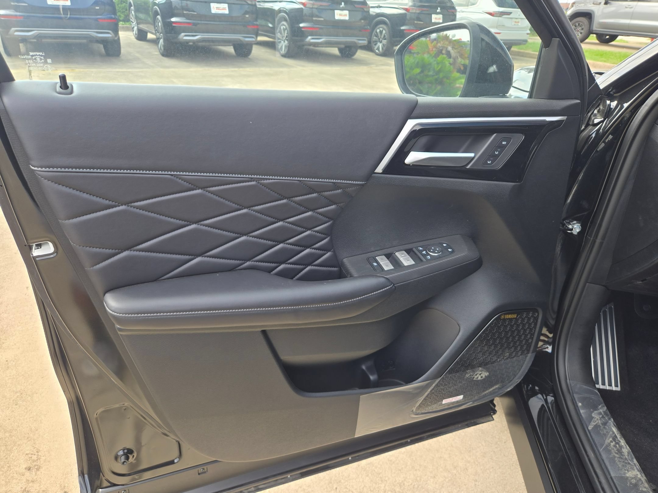 New 2026 Mitsubishi Outlander SEL Black Edition FWD image 12