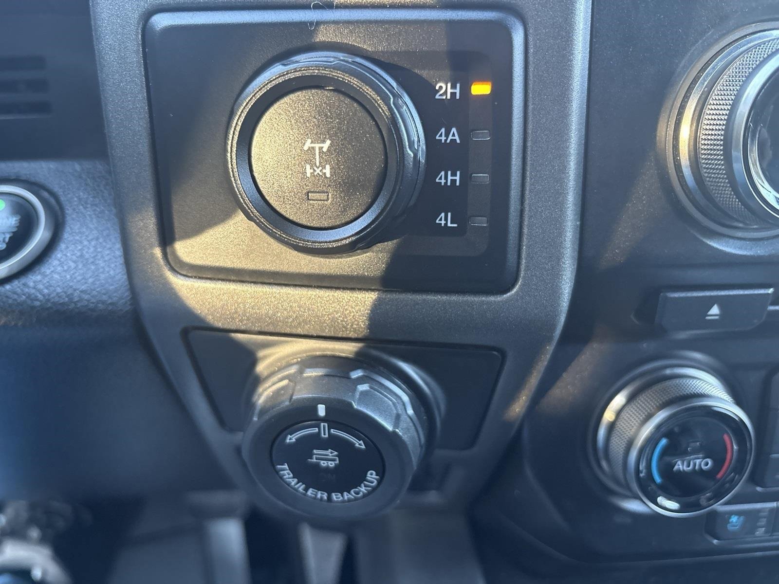 Used 2018 Ford F150 Raptor w/ Equipment Group 802A Luxury image 39