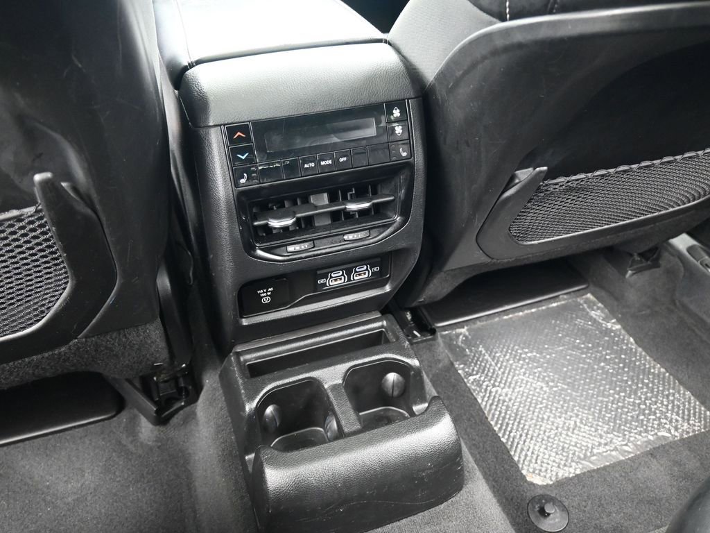 Used 2021 Jeep Grand Cherokee L Limited w/ Luxury Tech Group II image 39