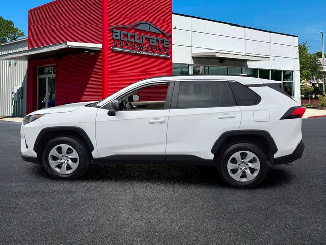 Used 2019 Toyota RAV4 LE image 2