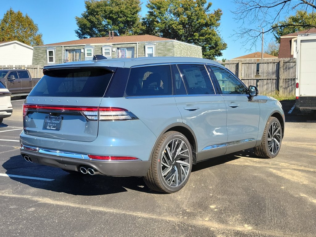 New 2027 Lincoln Aviator Reserve AWD/4WD image 4