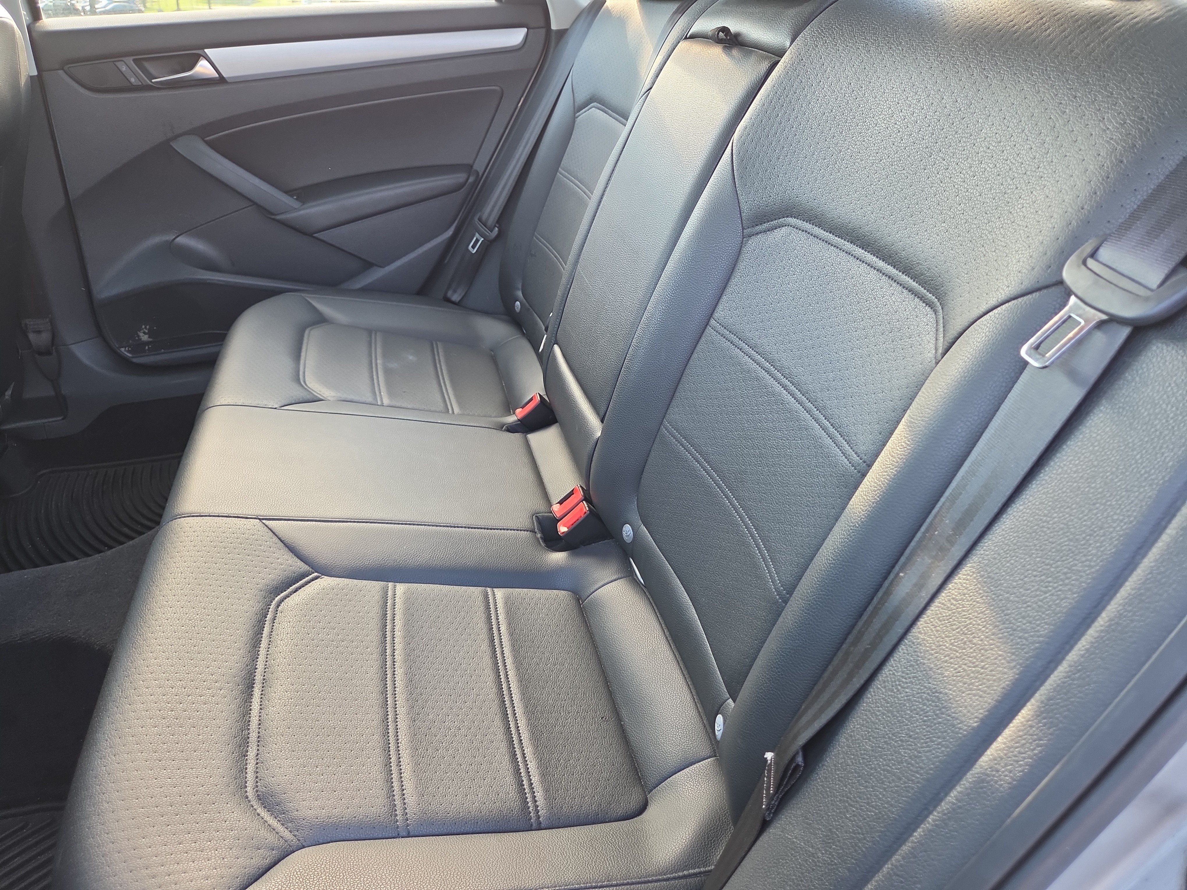 Used 2012 Volkswagen Passat 2.5 SE FWD image 9