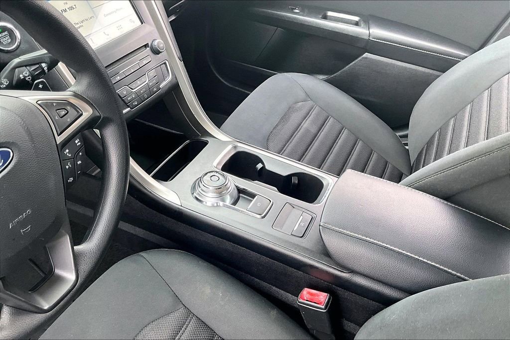 Used 2018 Ford Fusion SE w/ Fusion SE Technology Package image 17