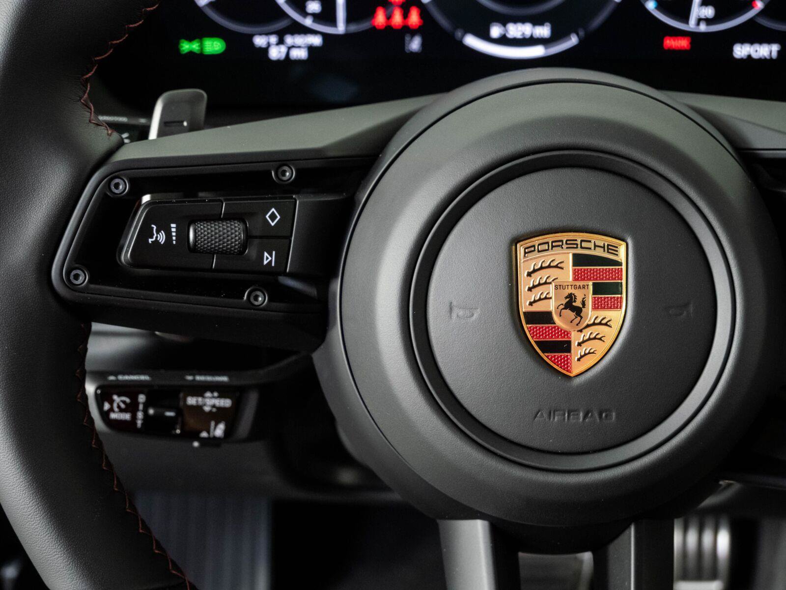 Certified 2026 Porsche Cayenne GTS AWD/4WD image 10