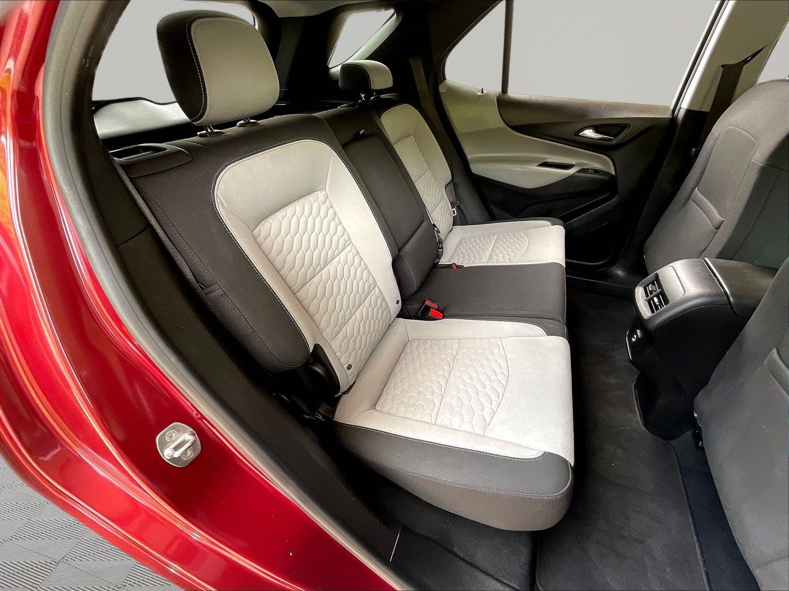 Used 2019 Chevrolet Equinox LT FWD image 24