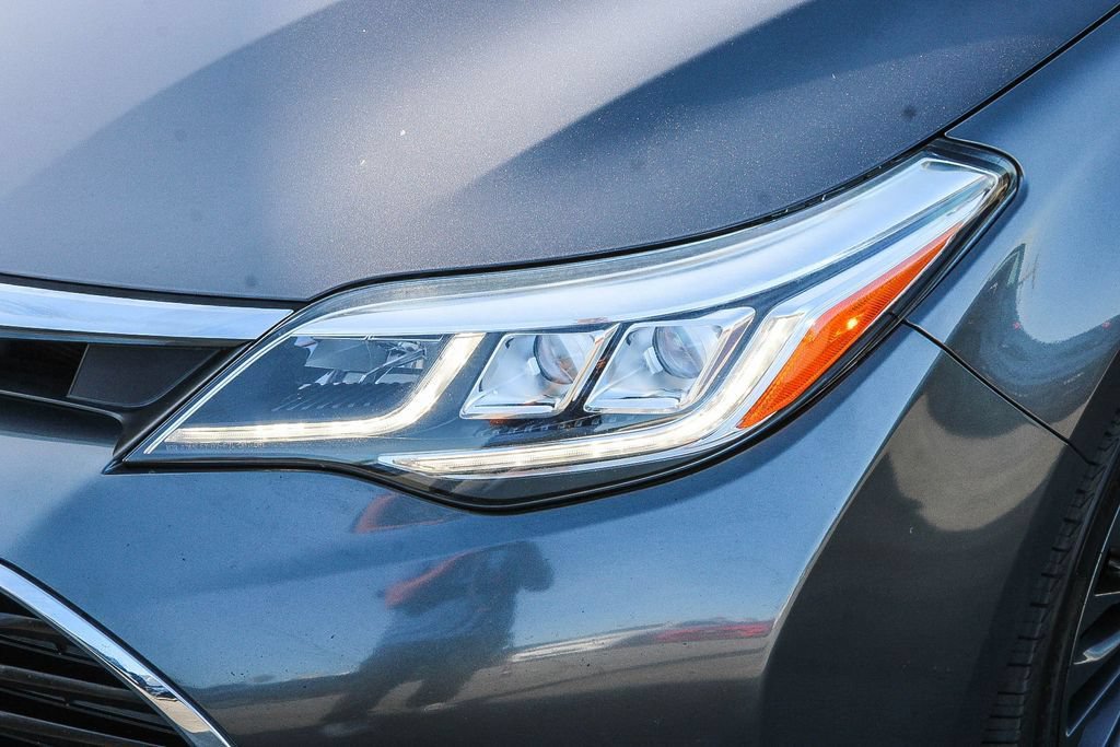 Used 2016 Toyota Avalon Touring w/ Preferred Accessory Package FWD image 5