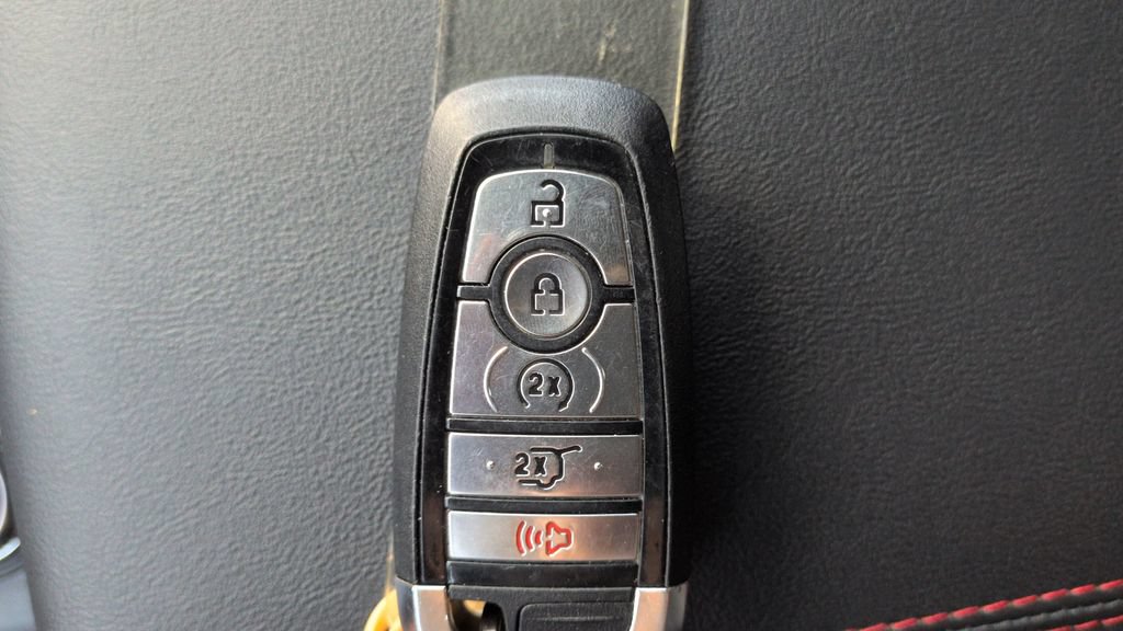 Used 2025 Ford Explorer ST-Line AWD/4WD image 9