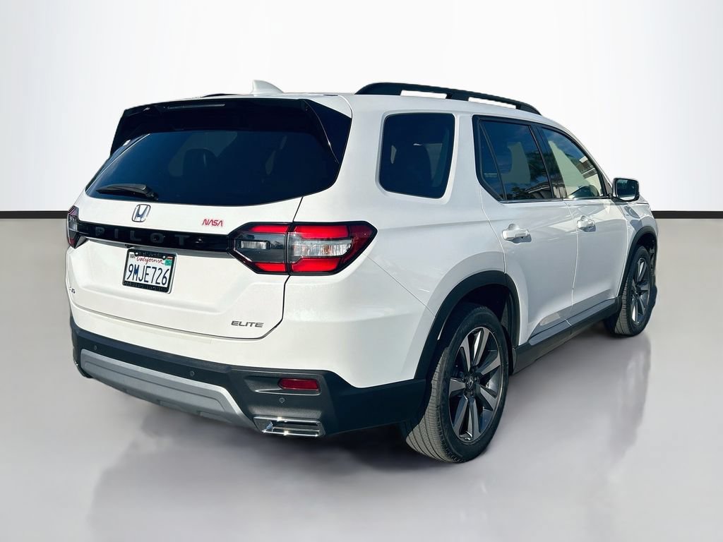 Certified 2024 Honda Pilot Elite image 5