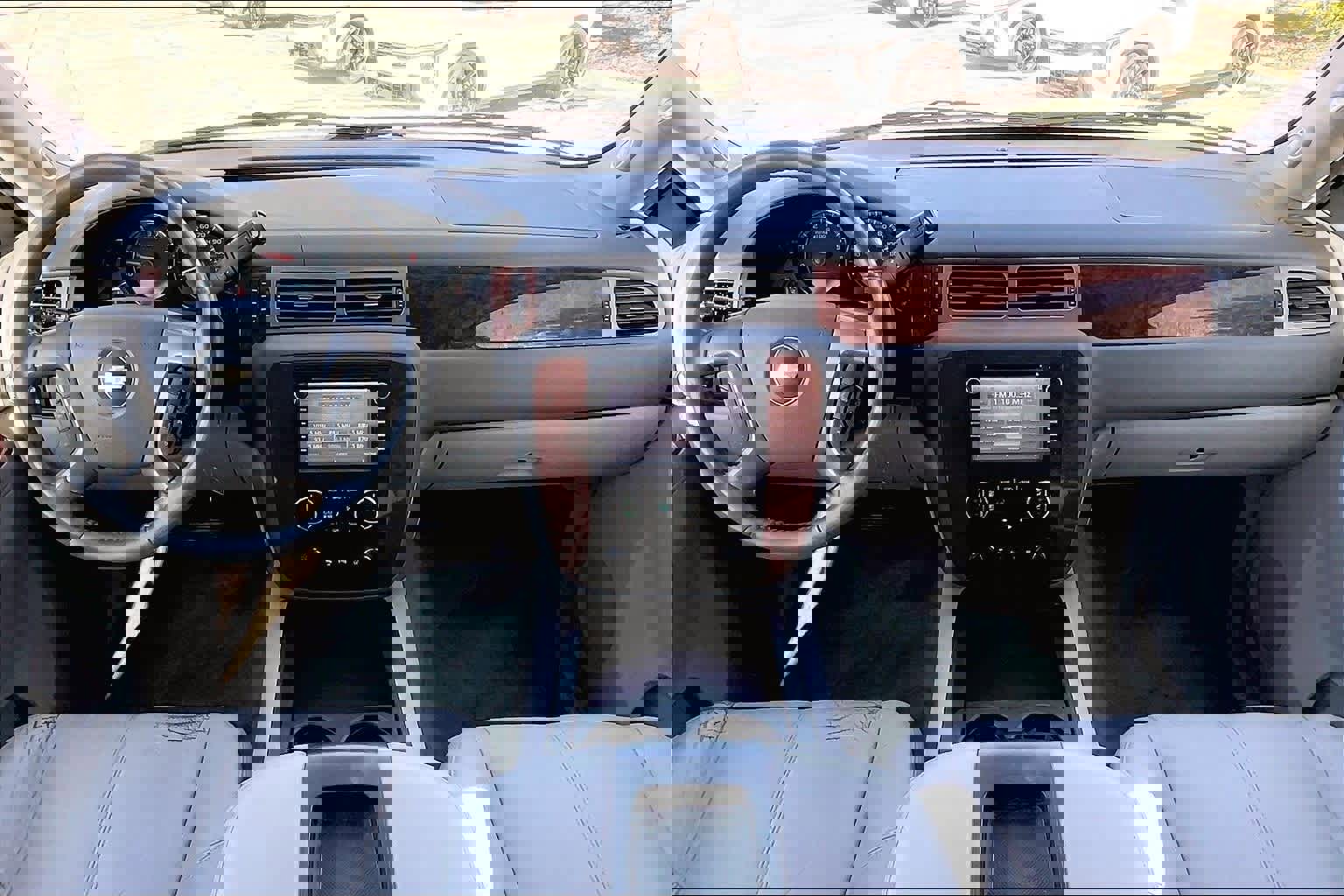 Used 2013 Chevrolet Suburban LT w/ Luxury Package image 10