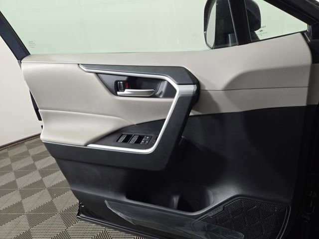 New 2025 Toyota RAV4 XLE image 31