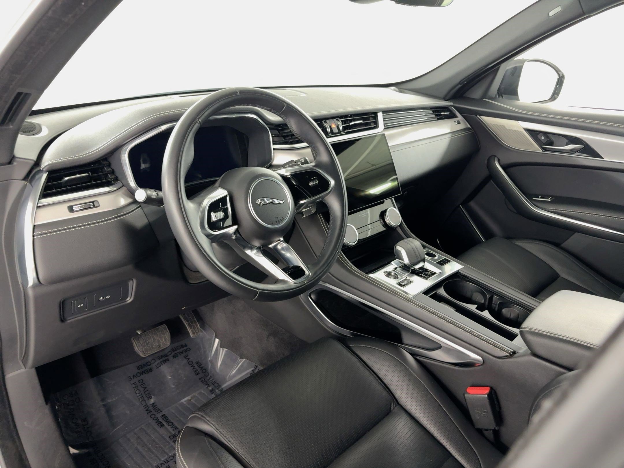 Used 2024 Jaguar F-PACE R-Dynamic S image 4