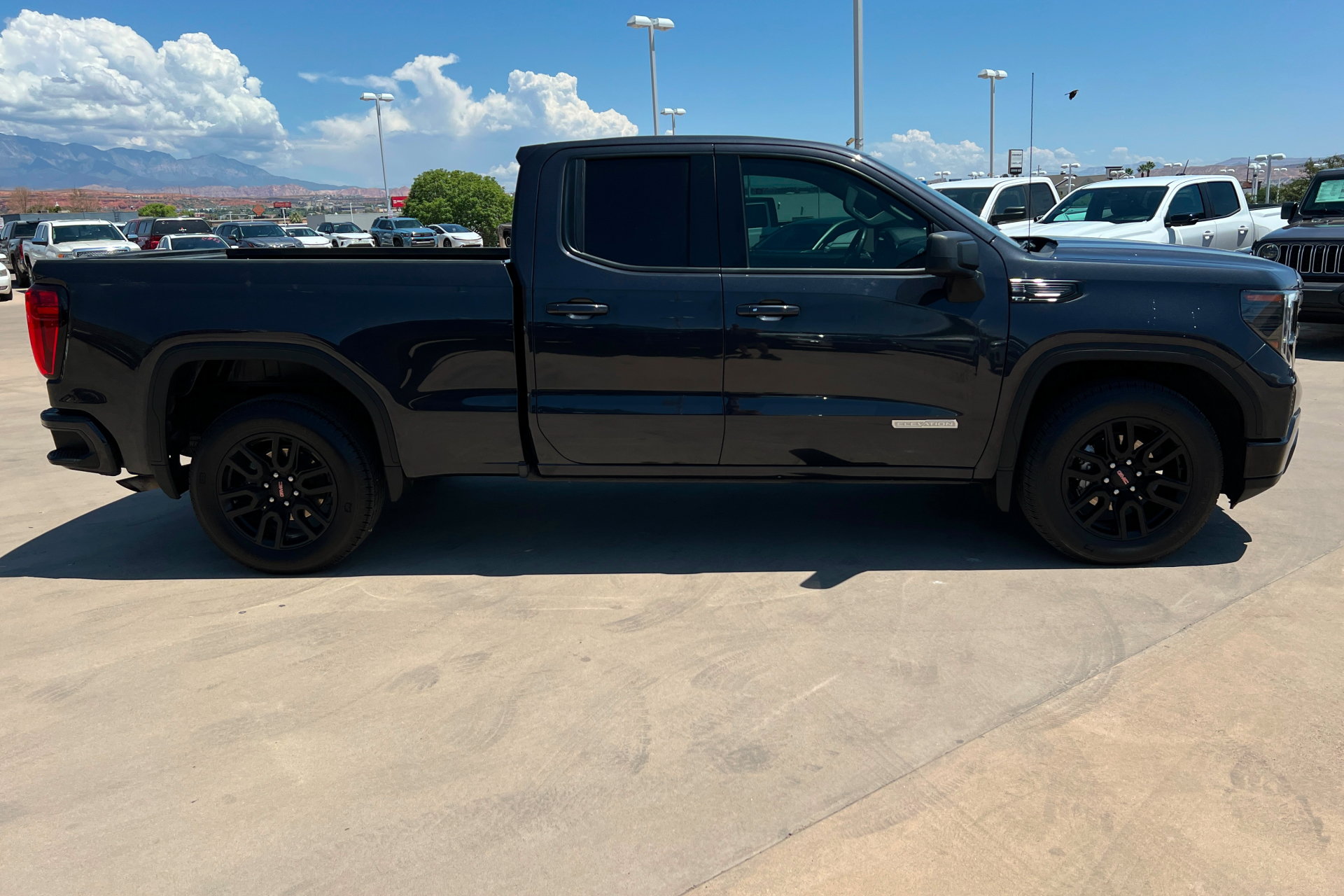 Used 2024 GMC Sierra 1500 Elevation RWD image 7