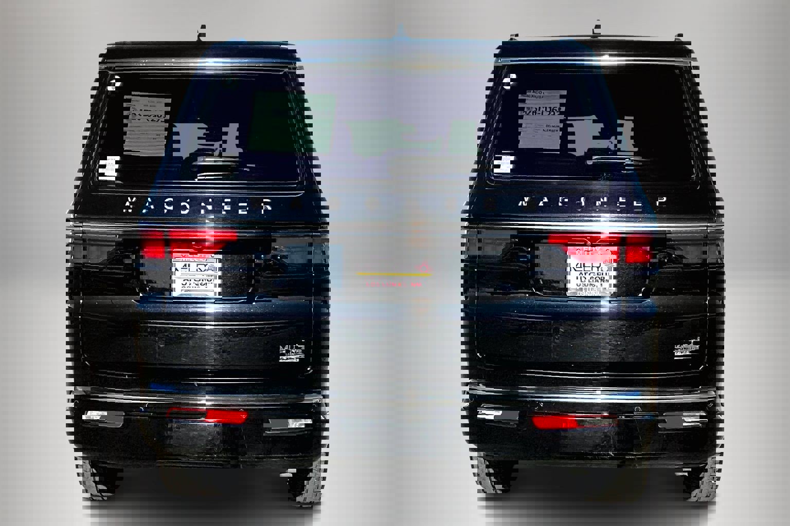 Used 2024 Jeep Wagoneer L Series II image 5