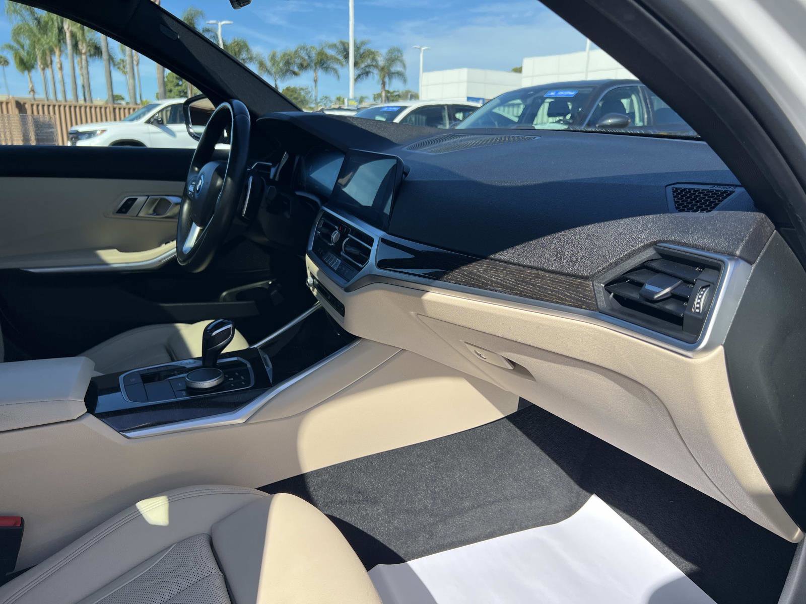 Used 2022 BMW 330e w/ Convenience Package image 30