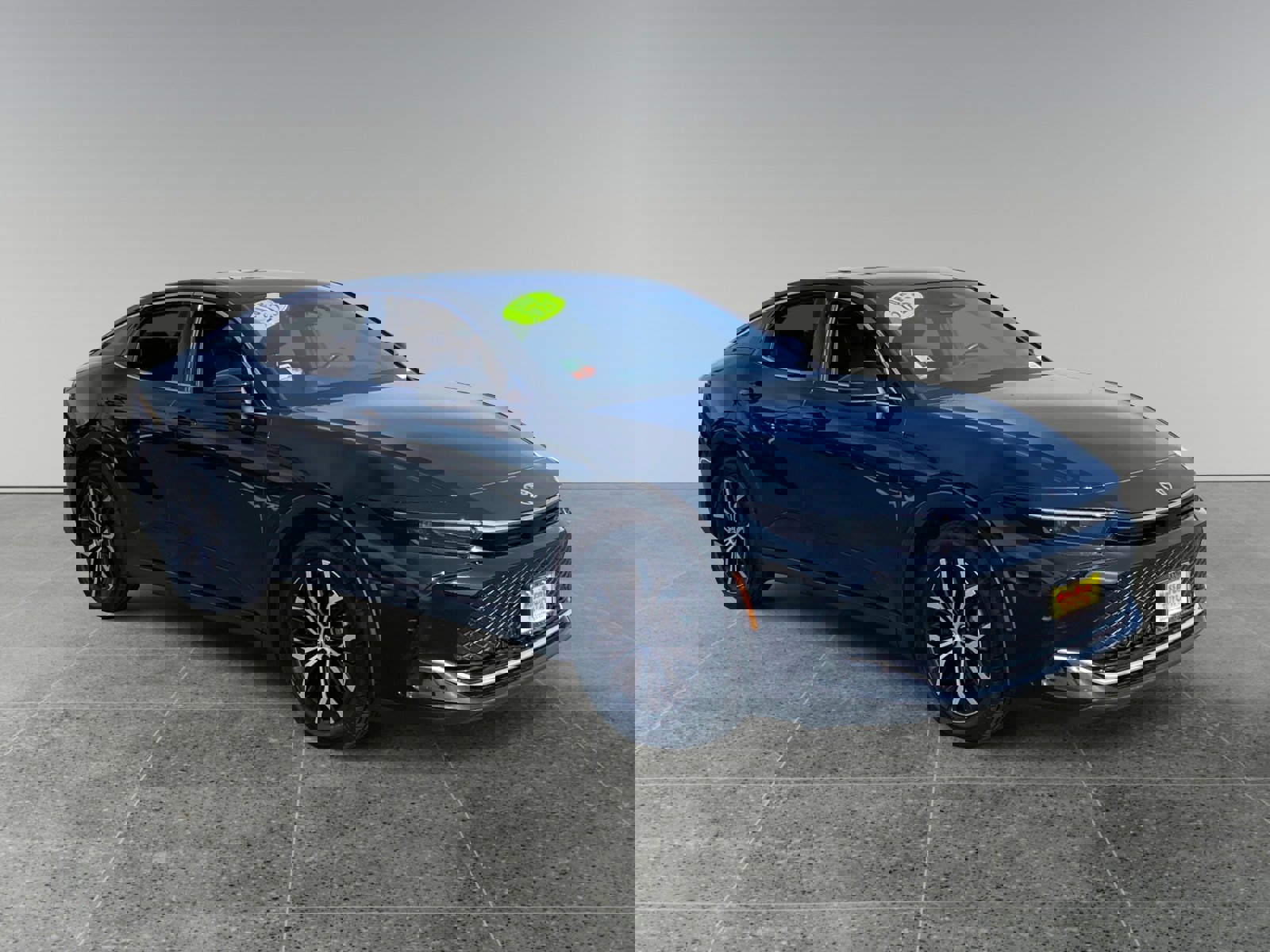 Used 2025 Toyota Crown XLE AWD/4WD image 7