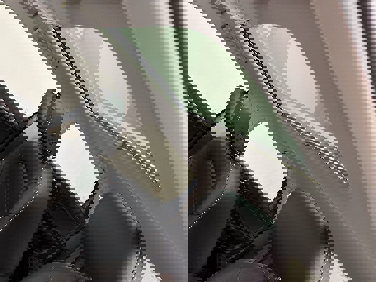 Used 2024 Volkswagen Jetta SE w/ Panoramic Sunroof Package image 6