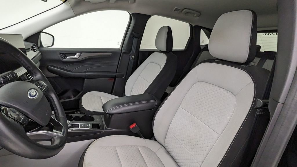 Certified 2023 Ford Escape Active w/ Tech Pack #2 image 2