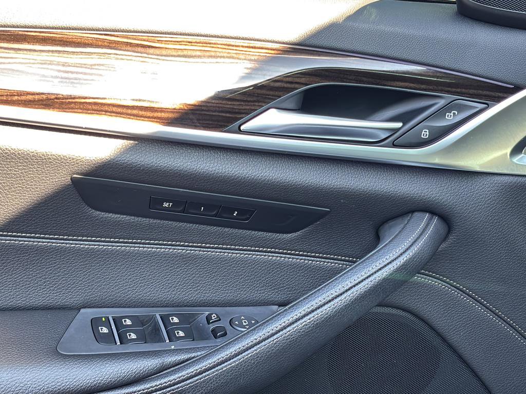 Used 2019 BMW 530i w/ Convenience Package image 17