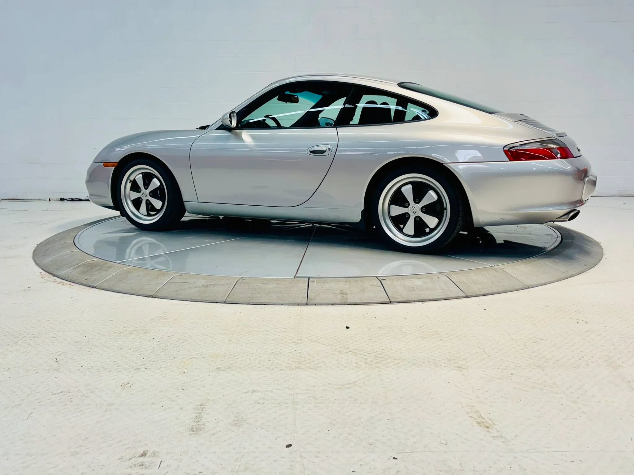 Used 2002 Porsche 911 GT3 RS image 30