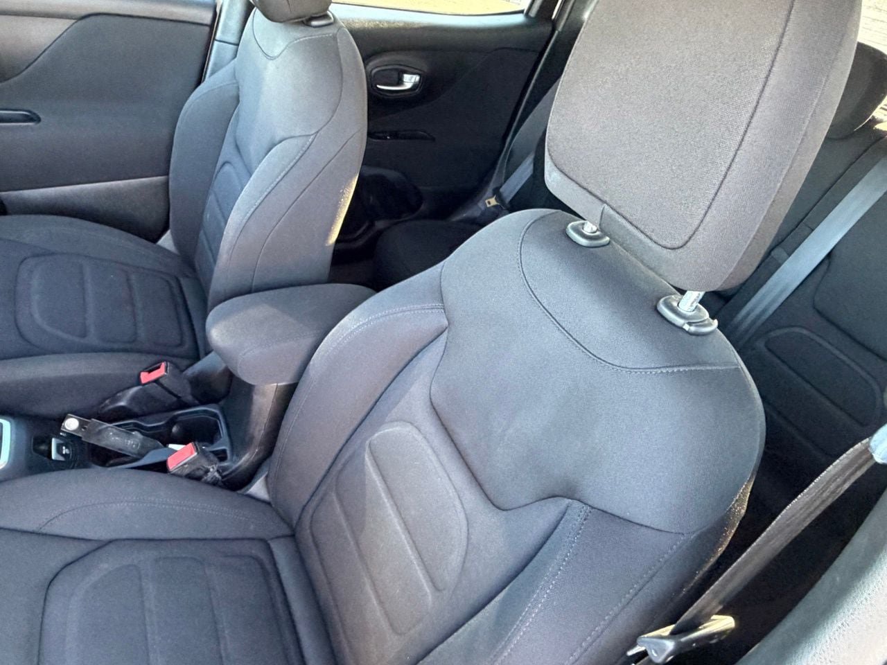 Used 2021 Jeep Renegade Latitude w/ Convenience Group FWD image 26
