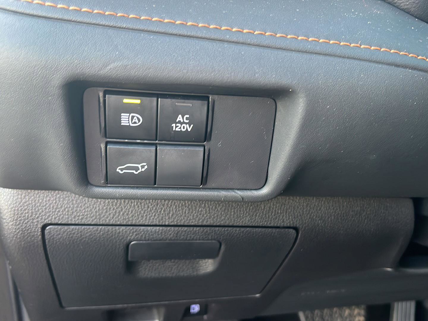 Used 2022 Toyota Highlander Bronze Edition FWD image 20