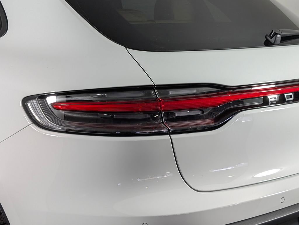 New 2026 Porsche Macan image 16