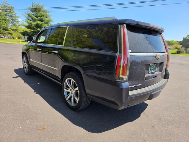 Used 2017 Cadillac Escalade ESV Premium Luxury AWD/4WD image 4