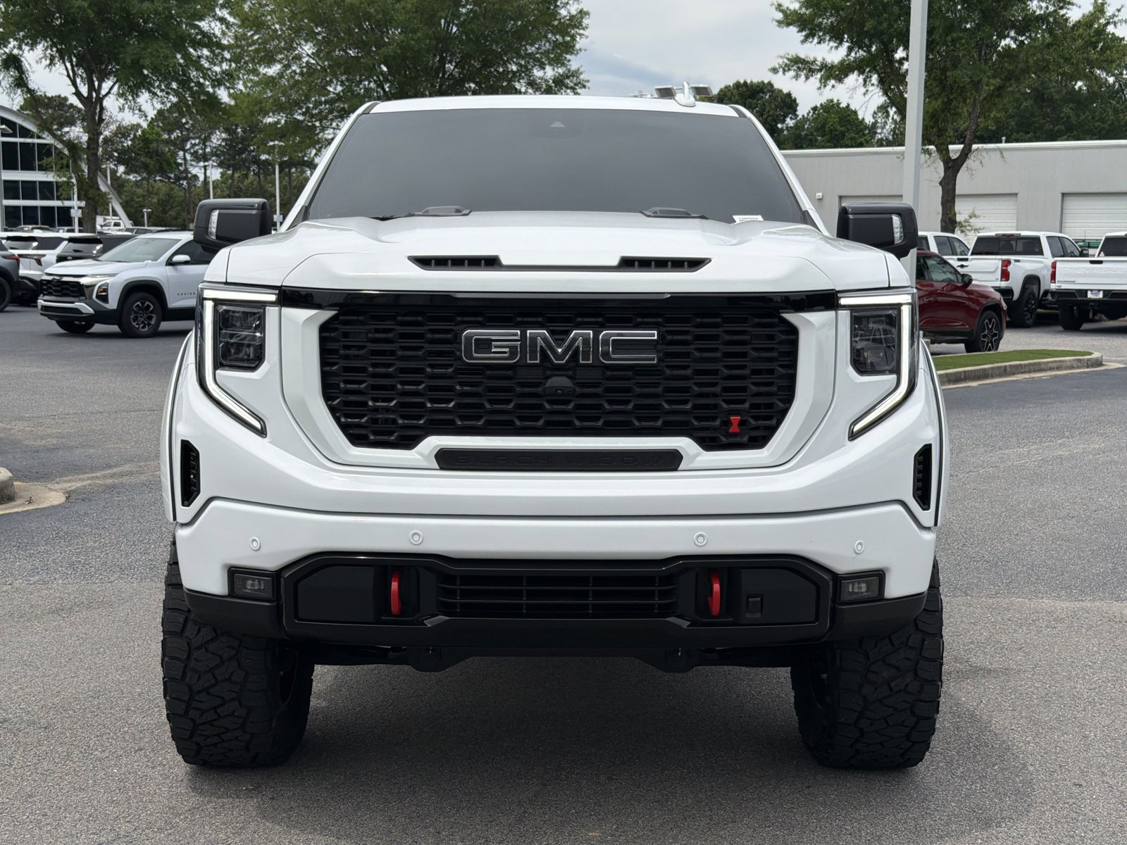 Used 2025 GMC Sierra 1500 AT4 w/ AT4 Premium Package AWD/4WD image 6