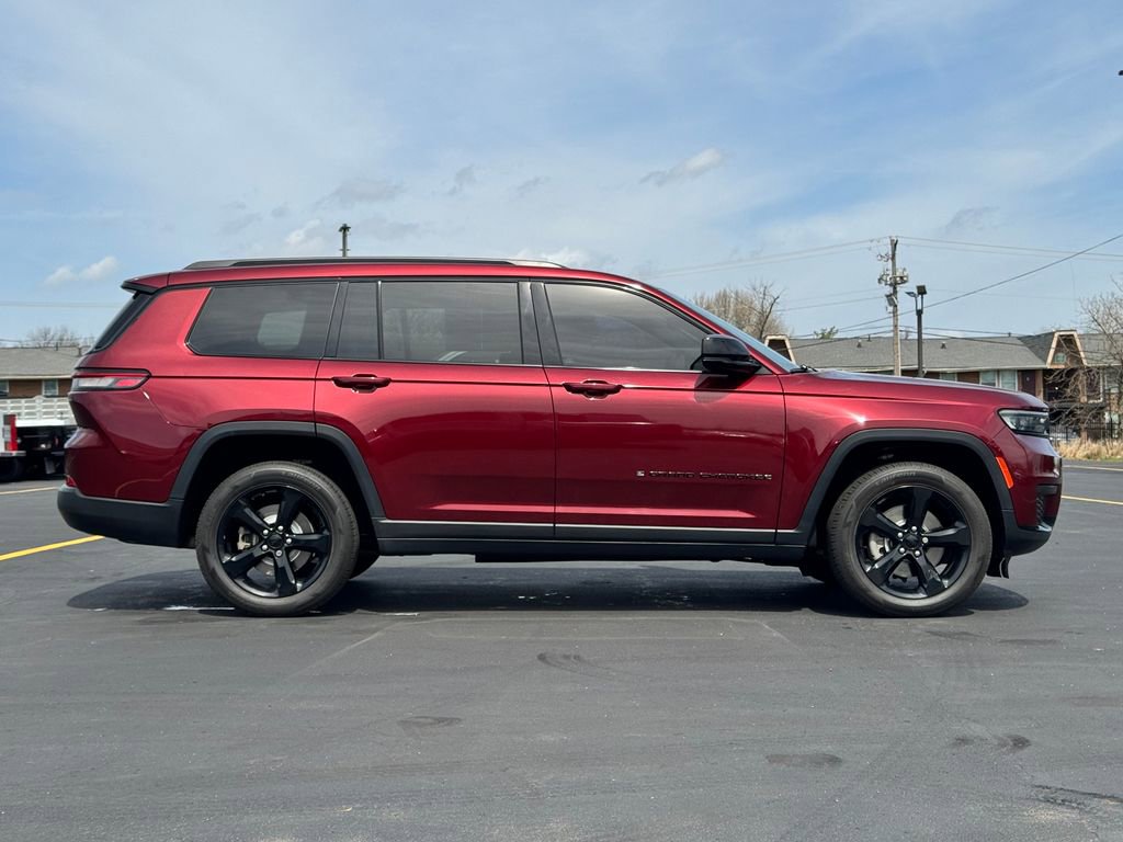 Used 2023 Jeep Grand Cherokee L Laredo AWD/4WD image 8