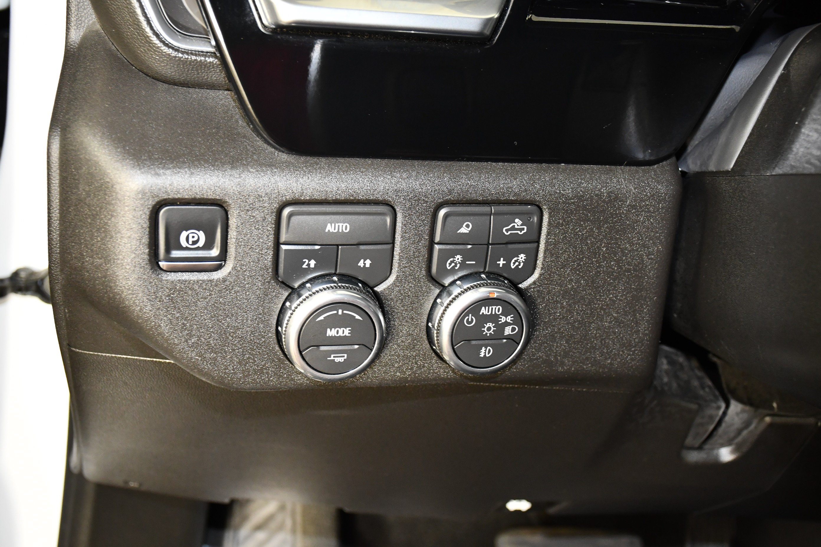 Used 2026 GMC Sierra 1500 SLT AWD/4WD image 19
