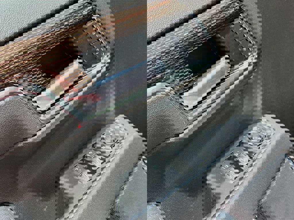 New 2026 GMC Sierra 1500 SLE w/ Max Trailering Package image 18