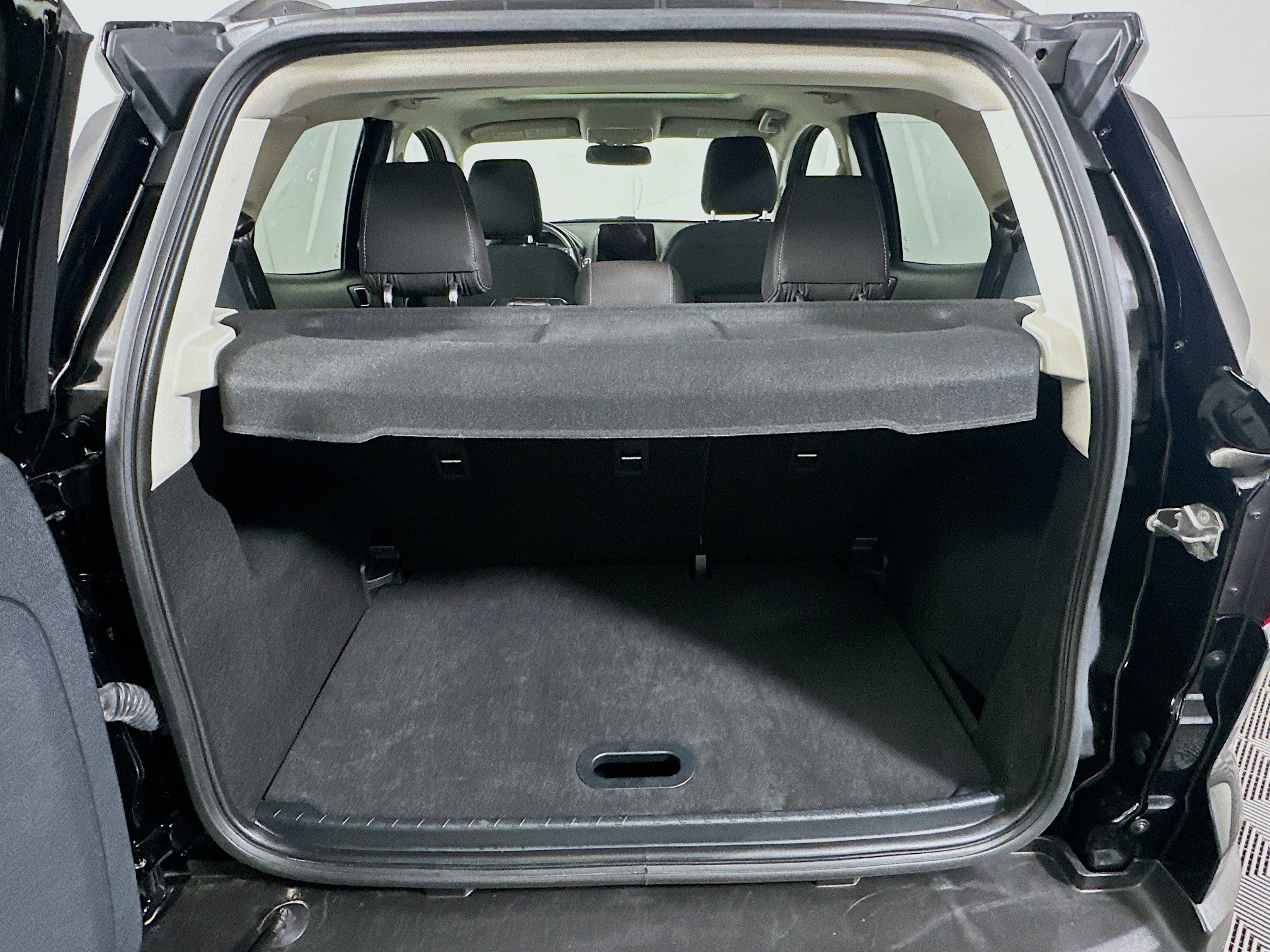 Used 2019 Ford EcoSport SE w/ SE Convenience Package image 29