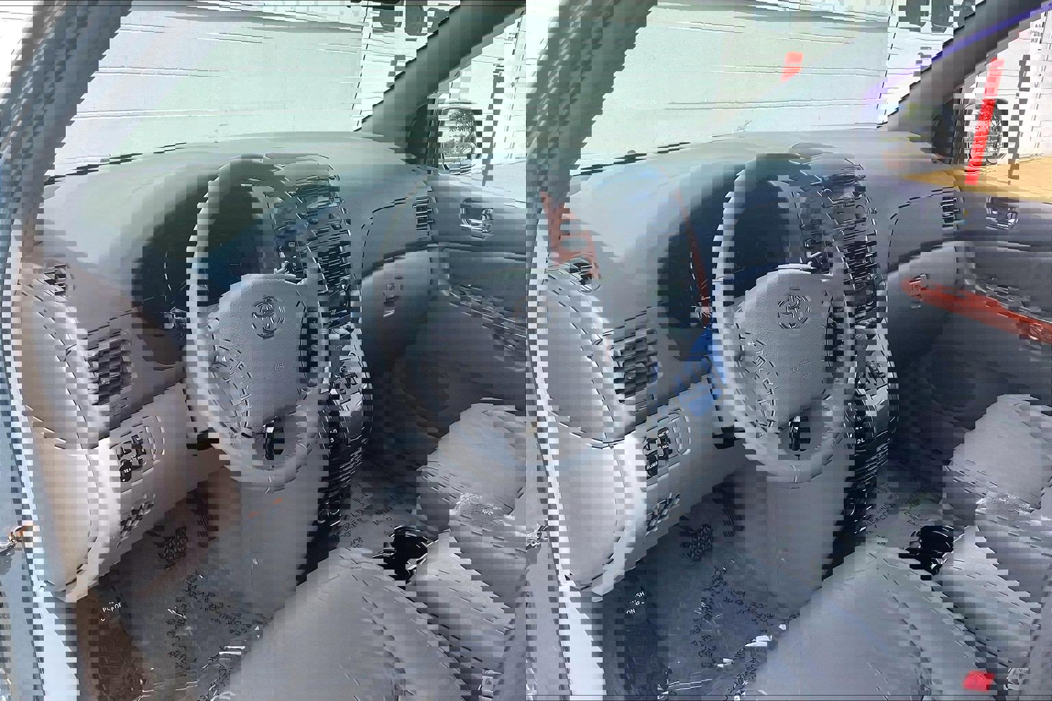 Used 2010 Toyota Sienna image 18