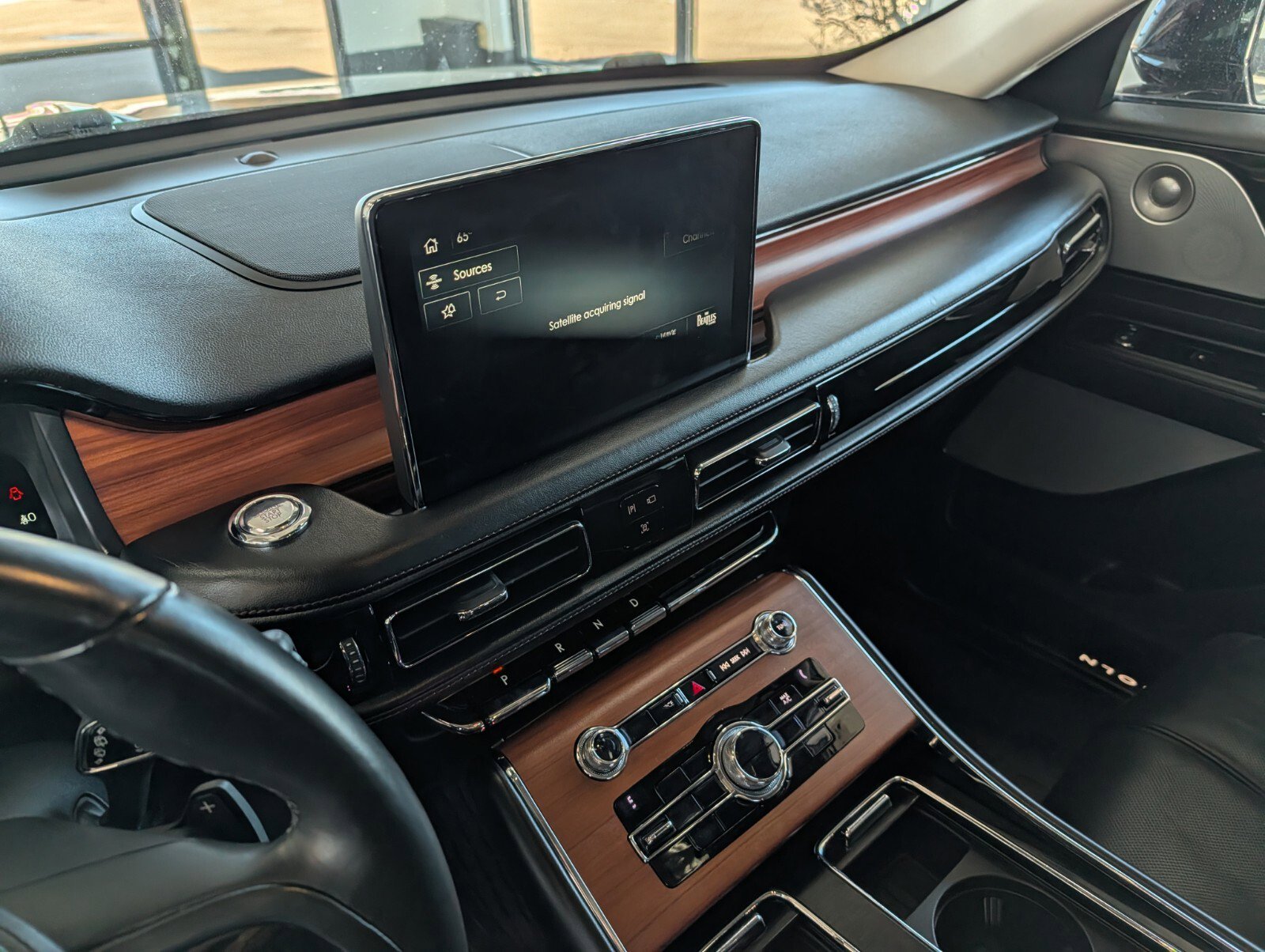 Used 2020 Lincoln Aviator Reserve w/ Equipment Group 202A image 23