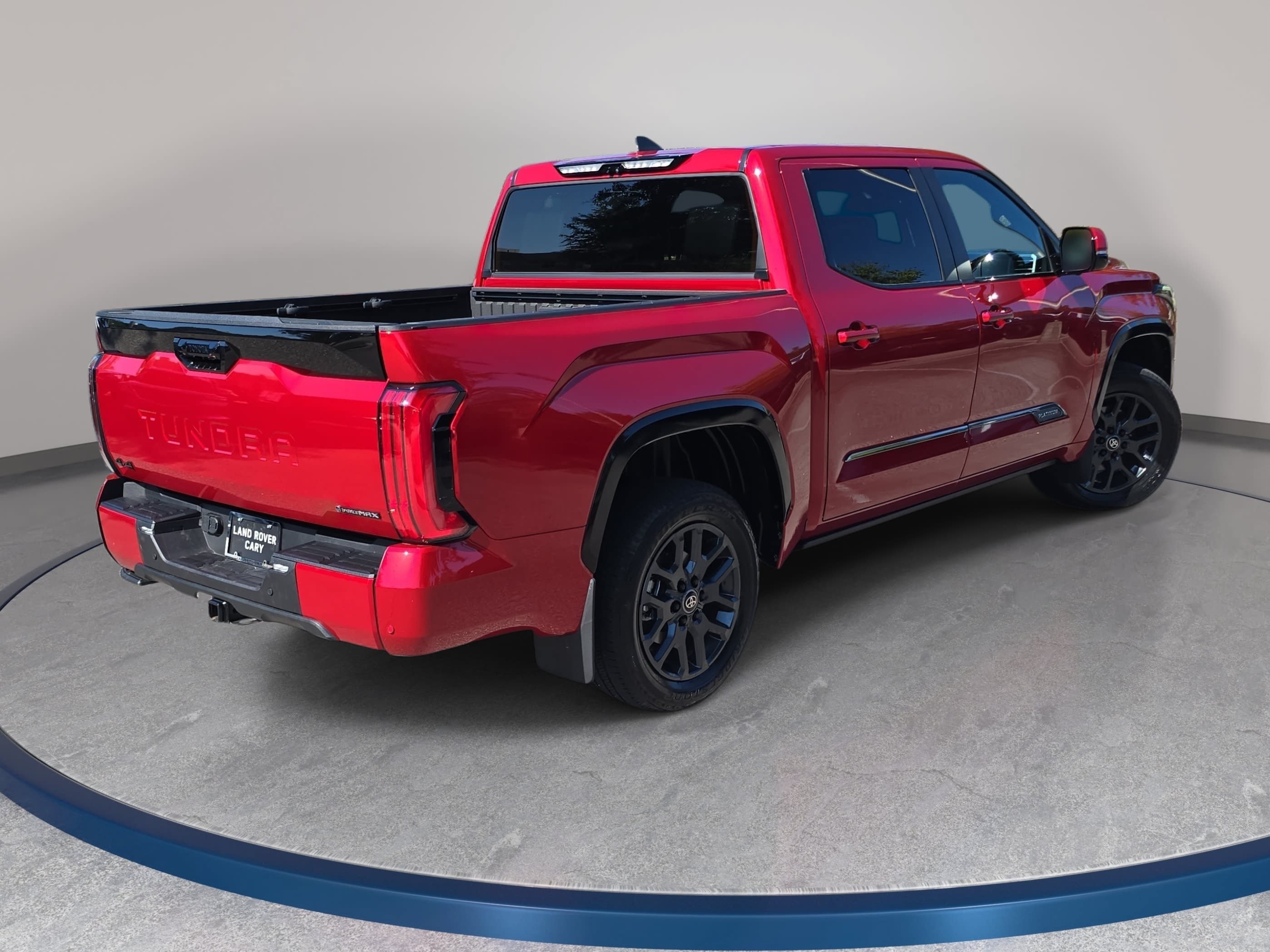 Used 2025 Toyota Tundra Platinum AWD/4WD image 5