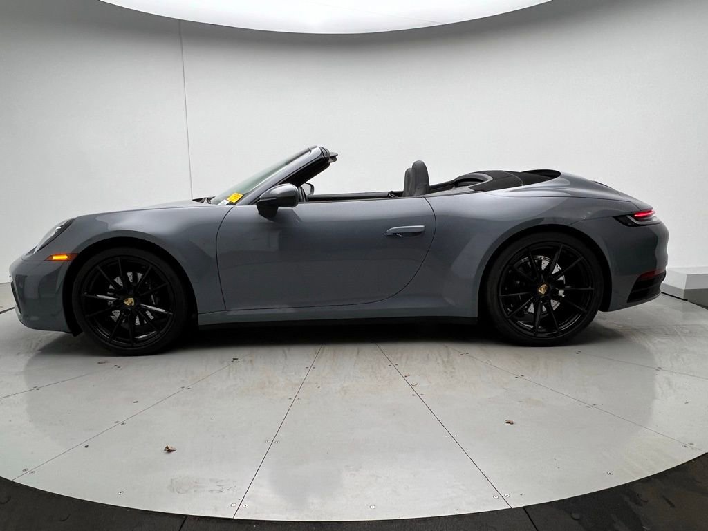 Used 2023 Porsche 911 Carrera image 2