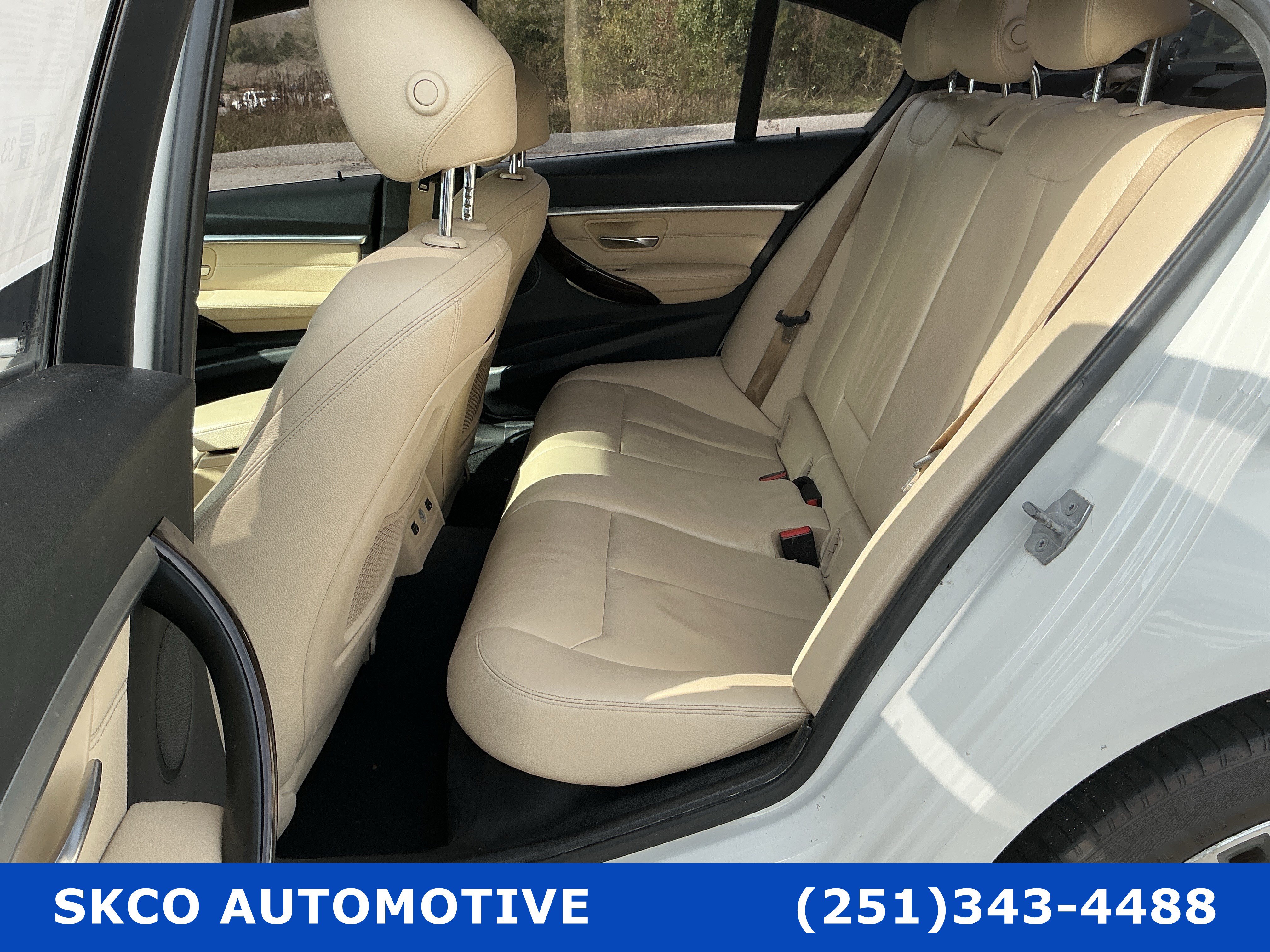 Used 2017 BMW 330i xDrive Sedan w/ Premium Package AWD/4WD image 15