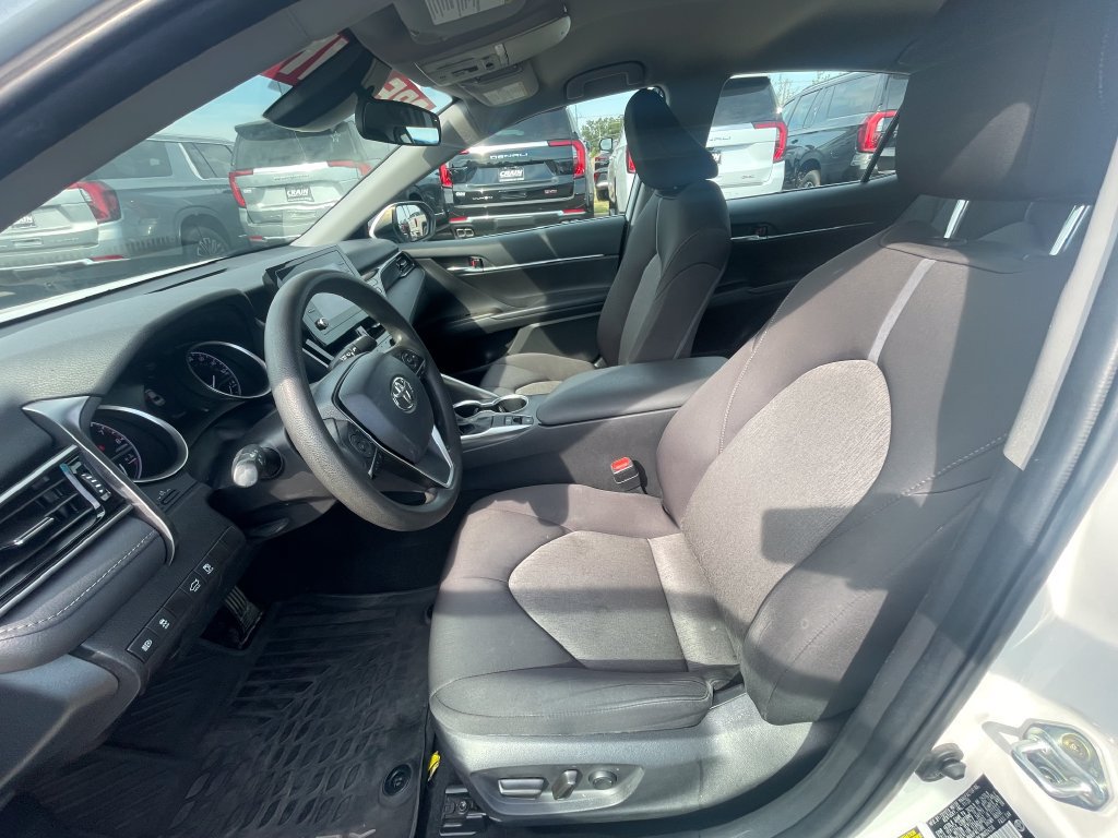 Used 2021 Toyota Camry LE AWD/4WD image 11