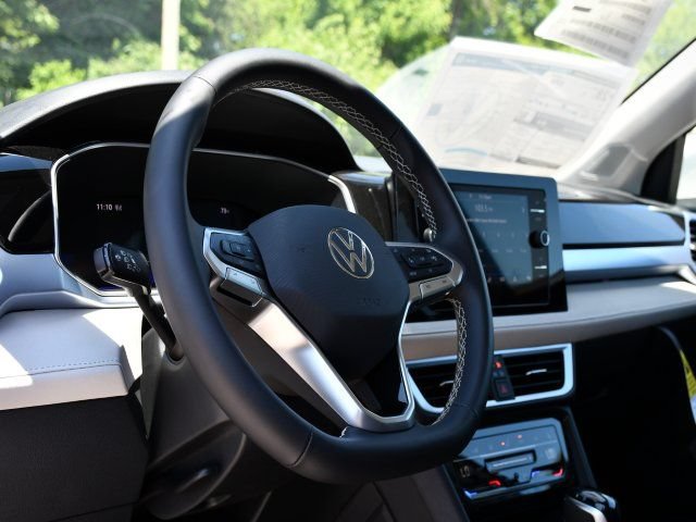 New 2026 Volkswagen Taos SE AWD/4WD image 11