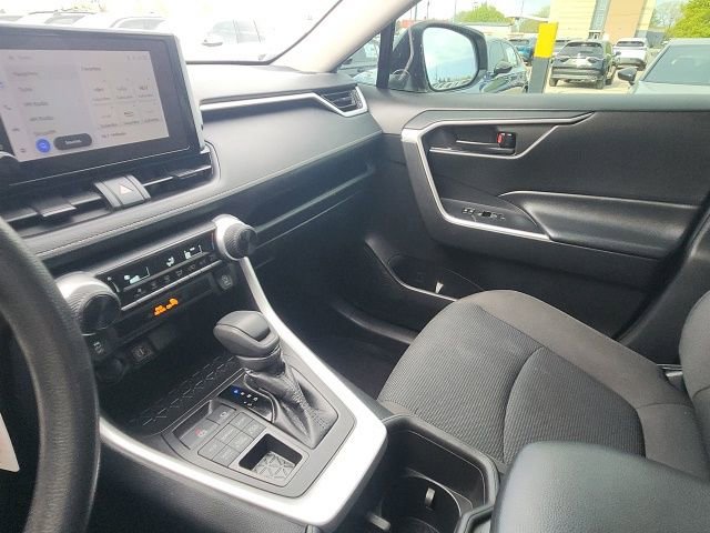 Used 2024 Toyota RAV4 LE AWD/4WD image 26