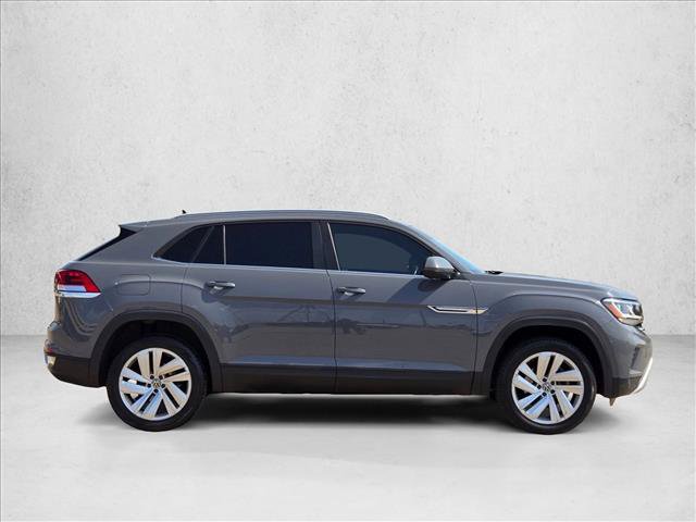 Used 2020 Volkswagen Atlas Cross Sport SE w/ Panoramic Sunroof Package FWD image 4