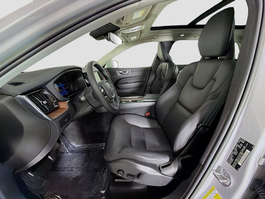 Used 2023 Volvo XC60 B5 Plus w/ Climate Package AWD/4WD image 21