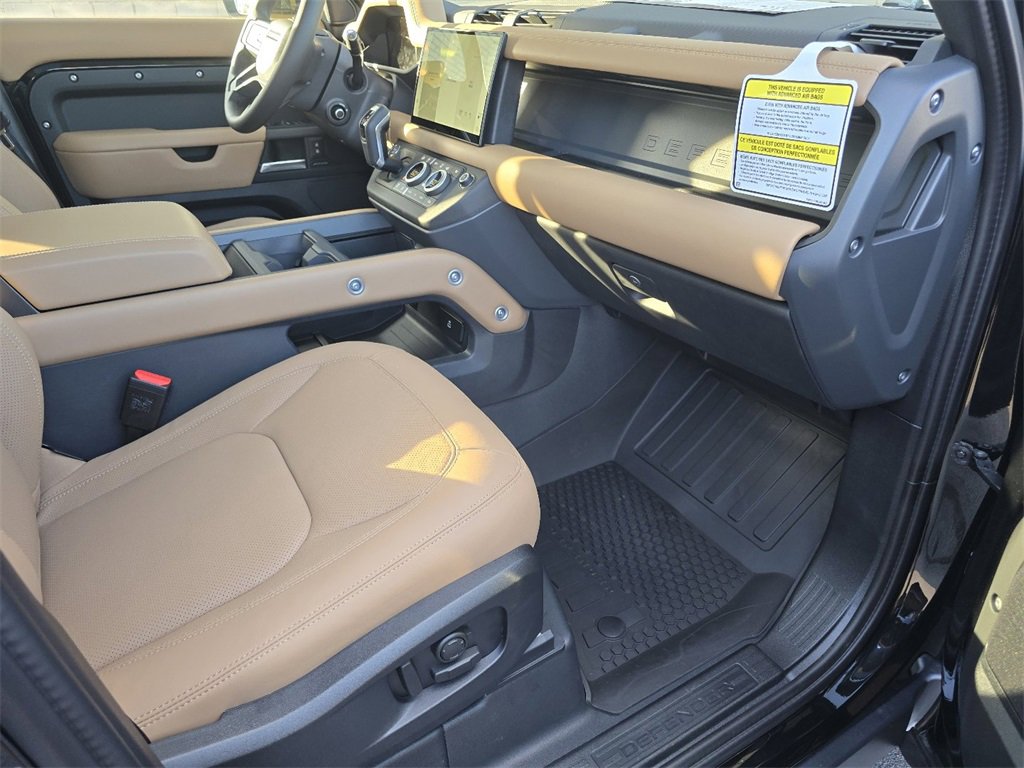 New 2025 Land Rover Defender 110 S image 34