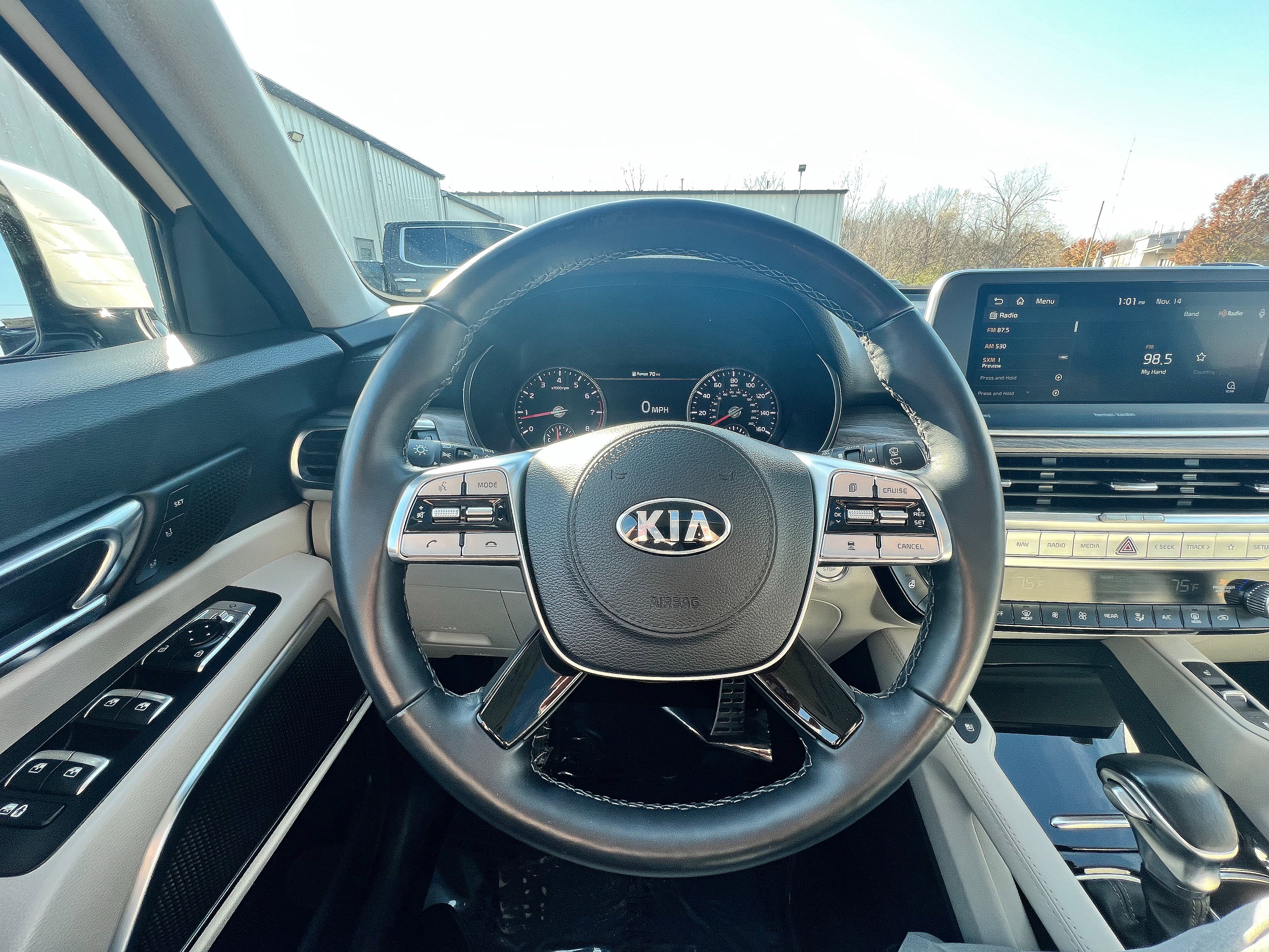 Used 2020 Kia Telluride SX w/ SX Prestige Package image 11