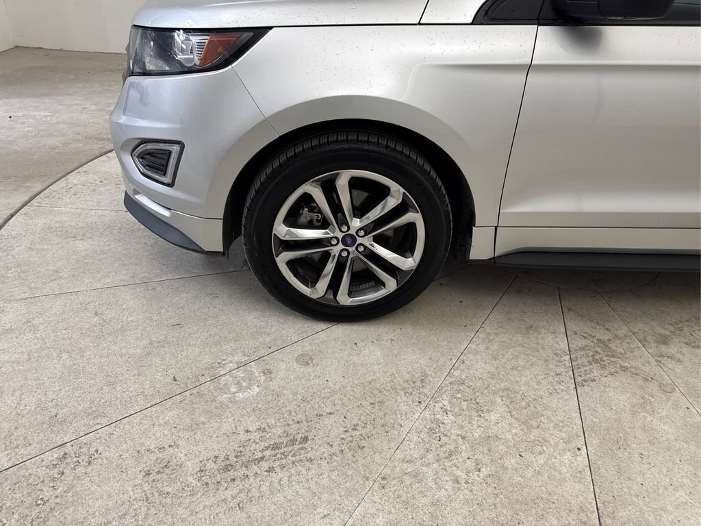 Used 2018 Ford Edge Sport w/ Technology Package AWD/4WD image 16