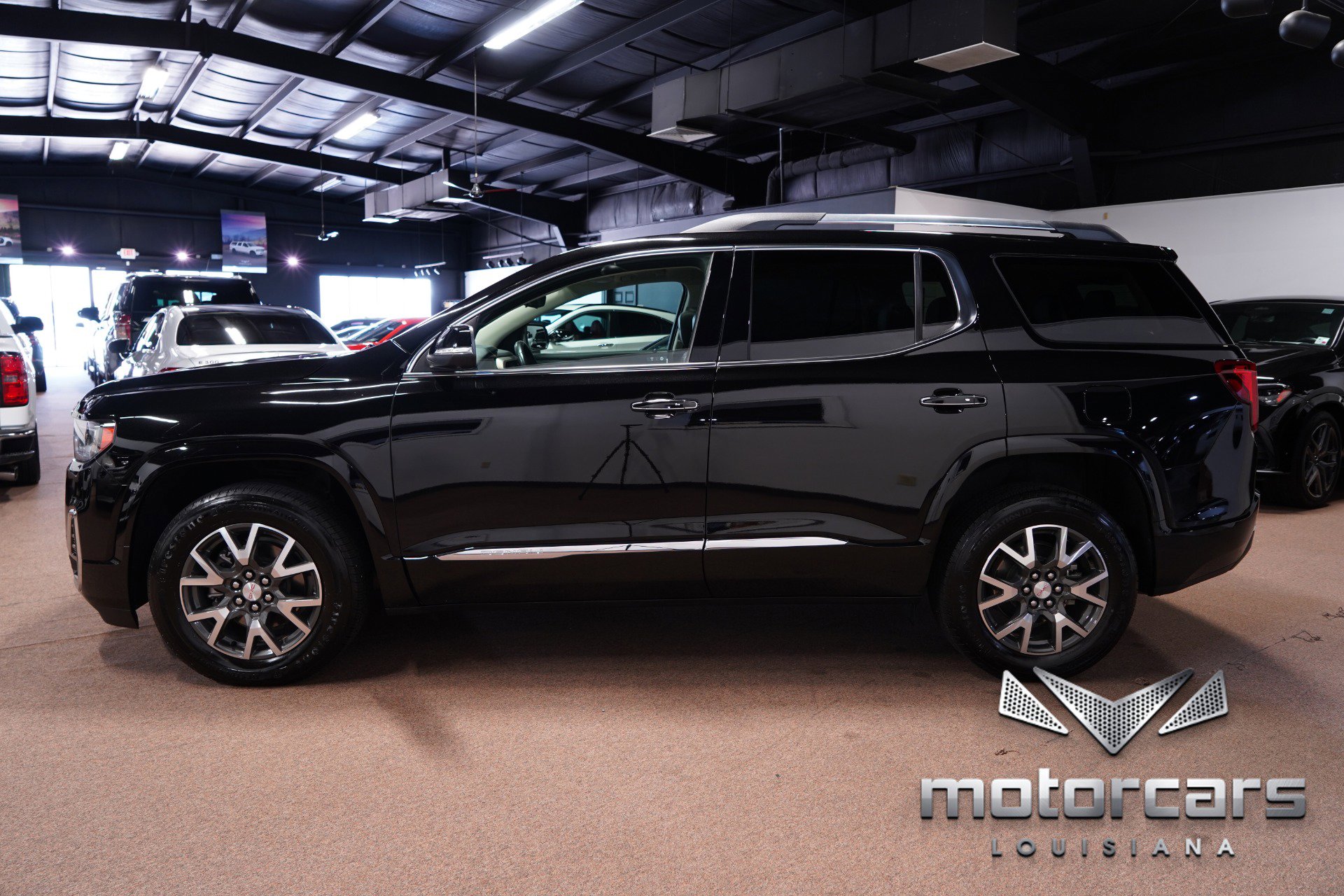 Used 2021 GMC Acadia Denali w/ Denali Technology Package image 4